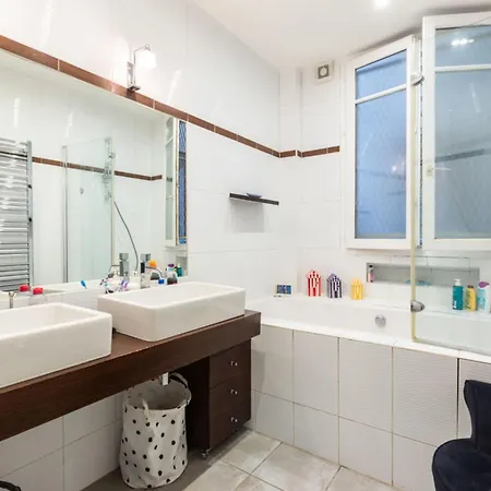 Spacious And Pleasant Nest 2 Steps From Montmartre Appartamento